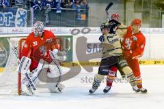 DEL - ERC Ingolstadt - Düsseldorfer EG  - Jared Ross (#42 ERC Ingolstadt) - Tim Conboy #4 Rot Düsseldorf - Foto: Jürgen Meyer