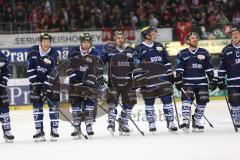 DEL - Saison 2014/2015 - ERC Ingolstadt - Augsburg Panther EV - das Team kniet vor den Fans Sieg Jubel