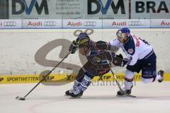 DEL - ERC Ingolstadt - EHC RedBull München - Patrick Hager (52) und Garett Roe (Nr.9,EHC Red Bull München)