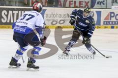 DEL - ERC Ingolstadt - Schwenninger Wild Wings - Michel Periard (#6 ERC Ingolstadt) -  Foto: Jürgen Meyer