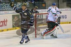 DEL - Saison 2014/2015 - ERC Ingolstadt - Augsburg Panther EV - Derek Hahn (43) erzielt das 4:3 für Ingolstadt Tor Jubel, Goalie Markus Keller (AEV) chancenlos