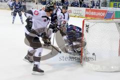 DEL - ERC Ingolstadt - Thomas Sabo Ice Tigers - Jasen Jaspers mit dem Anschlusstreffer zum 2:1 - Timo Pielmeier (#51 ERC Ingolstadt) - Patrick Köppchen (#55 ERC Ingolstadt) - Foto: Jürgen Meyer