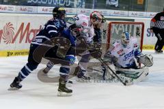 DEL - ERC Ingolstadt - Schwenninger Wild Wings - Patrick Hager (#52 ERC Ingolstadt) - Brandon Buck (#9 ERC Ingolstadt) - Dimitri Pätzold Torwart Schwenningen - Alexander Dück #52 Schwenningen -  Foto: Jürgen Meyer