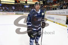 DEL - Eishockey - ERC Ingolstadt - Hamburg Freezers - Sieg im letzten DEL Spiel der Saison, 9:0 vorne Brendan Brooks (ERC 49)