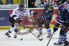 DEL - ERC Ingolstadt - Thomas Sabo Ice Tigers - mitte Patrick Hager (52) zieht ab, 22 Derek Jaslin stört