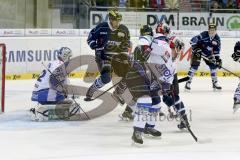 DEL - ERC Ingolstadt - Schwenninger Wild Wings - Petr Taticek (#17 ERC Ingolstadt) fälscht den Puck ab zum 1:0 Führungstreffer - Dimitri Pätzold Torwart Schwenningen - Foto: Jürgen Meyer