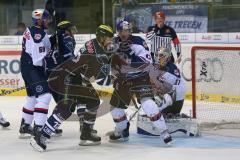 DEL - ERC Ingolstadt - EHC RedBull München - Streit vor dem Tor Martin Davidek (12) und Felix Petermann (Nr.43,EHC Red Bull München)