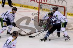 ERC Ingolstadt - Straubing Tigers - John Laliberte (#15 ERC Ingolstadt) - Alexander Dotzler #25 weiss Straubing - Foto: Jürgen Meyer