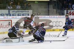 DEL - ERC Ingolstadt - Kölner Haie KEC - Michel Périard (6) rettet den Puck vor dem Tor