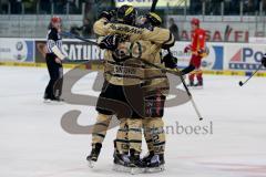 DEL - ERC Ingolstadt - Düsseldorfer EG  - Patrick Hager (#52 ERC Ingolstadt) - Brandon Buck (#9 ERC Ingolstadt) - freut sich über seinen Anschlusstreffer zum 2:3 - Foto: Jürgen Meyer