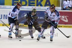 DEL - ERC Ingolstadt - Iserlohn Roosters - mitte Kampf um den Puck Jared Ross (42)