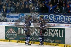 DEL - Eishockey - ERC Ingolstadt - EHC München - Derek Hahn (43) Tor Jubel links Patrick Hager (52)