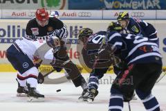 DEL - ERC Ingolstadt - EHC RedBull München - Yannic Seidenberg (Nr.36,EHC Red Bull München) Bully mit rechts Brandon Buck (9)