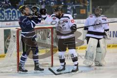 DEL - ERC Ingolstadt - Thomas Sabo Ice Tigers - Brandon Buck (9) Schlägerei mit rechts Jason Jaspers