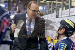 DEL - ERC Ingolstadt - Grizzly Adams Wolfsburg - Larry Huras (Trainer ERC Ingolstadt) im Gespräch mit Ryan MacMurchy (#27 ERC Ingolstadt) - Foto: Jürgen Meyer