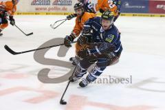 DEL - ERC Ingolstadt - Grizzly Adams Wolfsburg - Christoph Gawlik (19) gegen Jeff Likens
