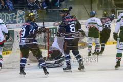 DEL - Saison 2014/2015 - ERC Ingolstadt - Augsburg Panther EV - Stephan Kronthaler (8) mit langem Schuß zum 3:1 Tor Jubel mit links Brandon Buck (9) Puck im Tor