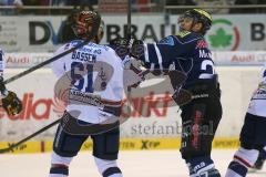 DEL - ERC Ingolstadt - Iserlohn Roosters - Chad Bassen Keilerei mit rechts Ryan MacMurchy (27)