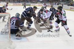 DEL - ERC Ingolstadt - Kölner Haie -  Timo Pielmeier (#51 ERC Ingolstadt) - Benedikt Schopper (#11 ERC Ingolstadt)  #93 Sebastian Uvira Köln - Foto: Jürgen Meyer