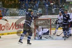 DEL - Eishockey - ERC Ingolstadt - Hamburg Freezers - links Hager trifft zum 1:0 Patrick Hager (ERC 52) Jubel Tor