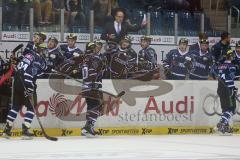 DEL - ERC Ingolstadt - EHC RedBull München - Tor Jubel Fans mit Cheftrainer Larry Huras