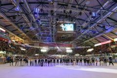 DEL - Eishockey - ERC Ingolstadt - Hamburg Freezers - Sieg im letzten DEL Spiel der Saison, die Mannschaft feiert mit den Fans