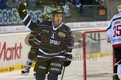 DEL - Saison 2014/2015 - ERC Ingolstadt - Augsburg Panther EV - Derek Hahn (43) erzielt das 4:3 für Ingolstadt Tor Jubel, Goalie Markus Keller (AEV) chancenlos