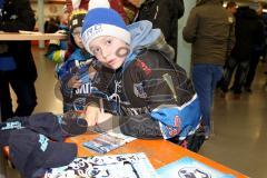 ERC Ingolstadt - Straubing Tigers - Fans beim Wunschzettel schreiben - Foto: Jürgen Meyer