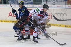 DEL - ERC Ingolstadt - Kölner Haie KEC - Zweikampf links Petr Taticek (17) und Moritz Müller (KEC)