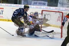 DEL - ERC Ingolstadt - EHC RedBull München - Brandon Buck (9) stürmt zum Tor, Florian Hardy (Nr.51,Torwart EHC Red Bull München) hält