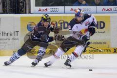 DEL - Eishockey - ERC Ingolstadt - EHC München - links Patrick Hager (52) rechts David Meckler (44 München)