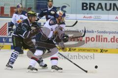 DEL - ERC Ingolstadt - EHC RedBull München - Zweikampf links Derek Hahn (43) und rechts Mads Christensen (Nr.12,EHC Red Bull München)