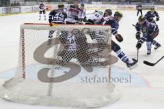 DEL - ERC Ingolstadt - Kölner Haie -  Timo Pielmeier (#51 ERC Ingolstadt) - Benedikt Schopper (#11 ERC Ingolstadt)  #93 Sebastian Uvira Köln - Foto: Jürgen Meyer