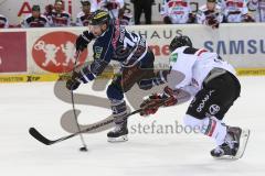 DEL - ERC Ingolstadt - Kölner Haie KEC - Dustin Friesen (14) zieht ab