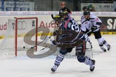 DEL - ERC Ingolstadt - Thomas Sabo Ice Tigers - Thomas Greilinger (39) umfährt Torwart Andreas Jenike und erzielt das 4:0 für den ERC Tor Jubel