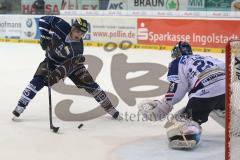 DEL - ERC Ingolstadt - Iserlohn Roosters - Penalty John Laliberte (15) gegen Goalie Mathias Lange