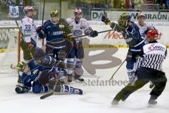 DEL - ERC Ingolstadt - Schwenninger Wild Wings - Petr Taticek (#17 ERC Ingolstadt) fälscht den Puck ab zum 1:0 Führungstreffer - Dimitri Pätzold Torwart Schwenningen - Aaron Brocklehurst (#4 ERC Ingolstadt) - Foto: Jürgen Meyer