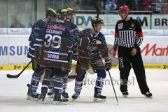 DEL - Eishockey - ERC Ingolstadt - Adler Mannheim - rechts Patrick Hager (ERC 52) erzielt den Ausgleich zum 2:2 Tor Jubel