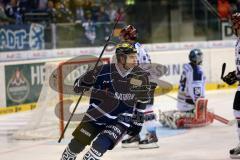 DEL - ERC Ingolstadt - Iserlohn Roosters - 5:2 - Tor durch Jared Ross (42), Jubel von Marc Schmidpeter (20) Puck im Tor