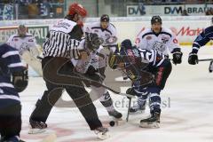 DEL - ERC Ingolstadt - Thomas Sabo Ice Tigers - Bully, Steven Reinprecht und rechts Patrick Hager (52)