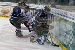 DEL - ERC Ingolstadt - Grizzly Adams Wolfsburg - Jared Ross (#42 ERC Ingolstadt) - Christoph Gawlik (#19 ERC Ingolstadt) -  Foto: Jürgen Meyer