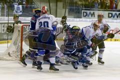 DEL - ERC Ingolstadt - Schwenninger Wild Wings - Petr Taticek (#17 ERC Ingolstadt) fälscht den Puck ab zum 1:0 Führungstreffer - Dimitri Pätzold Torwart Schwenningen - Aaron Brocklehurst (#4 ERC Ingolstadt) - Foto: Jürgen Meyer
