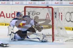 DEL - ERC Ingolstadt - EHC RedBull München - Ryan MacMurchy (27) zieht ab zum Tor, Puck ist drin, Florian Hardy (Nr.51,Torwart EHC Red Bull München)