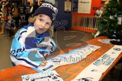 ERC Ingolstadt - Straubing Tigers - Fans beim Wunschzettel schreiben - Foto: Jürgen Meyer