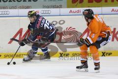 DEL - ERC Ingolstadt - Grizzly Adams Wolfsburg - John Laliberte (15) gegen Jeff Likens