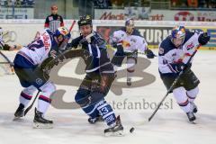 DEL - Eishockey - ERC Ingolstadt - EHC München - mitte Derek Hahn (43) links Alexander Barta (Nr.92 München) rechts David Meckler (44 München)