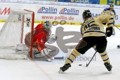 DEL - ERC Ingolstadt - Düsseldorfer EG  - John Laliberte (#15 ERC Ingolstadt) - mit der Chance zum Anschlusstreffer - Foto: Jürgen Meyer