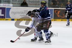 ERC Ingolstadt - Straubing Tigers - Christoph Gawlik (#19 ERC Ingolstadt) - Alexander Dotzler #25 weiss Straubing - Foto: Jürgen Meyer