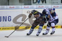 DEL - ERC Ingolstadt - EHC RedBull München - Patrick Hager (52) und Garett Roe (Nr.9,EHC Red Bull München)
