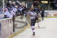 DEL - Eishockey - ERC Ingolstadt - EHC München - Anschlußtreffer München zum 3:2 Jubel Bank Dominik Kahun (Nr.21 München)